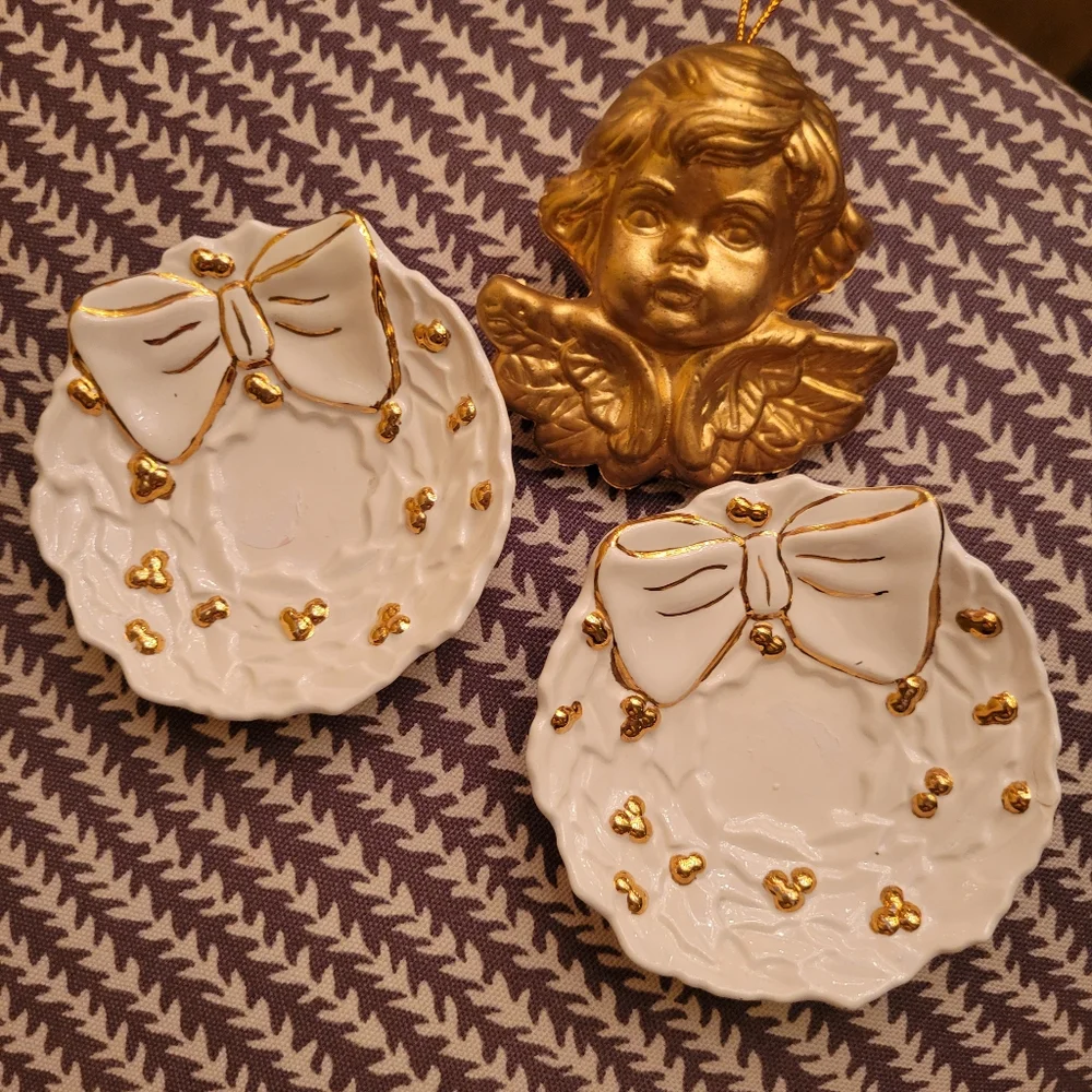 Duo of Vintage Wreath Trinket Dishes ~ 1960s Hobbyist ~ Candle Holder Trinkets